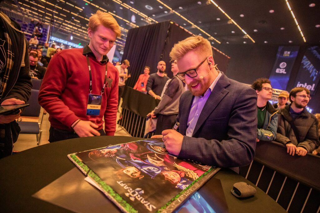 mood-iem-katowice2023-sc2-10